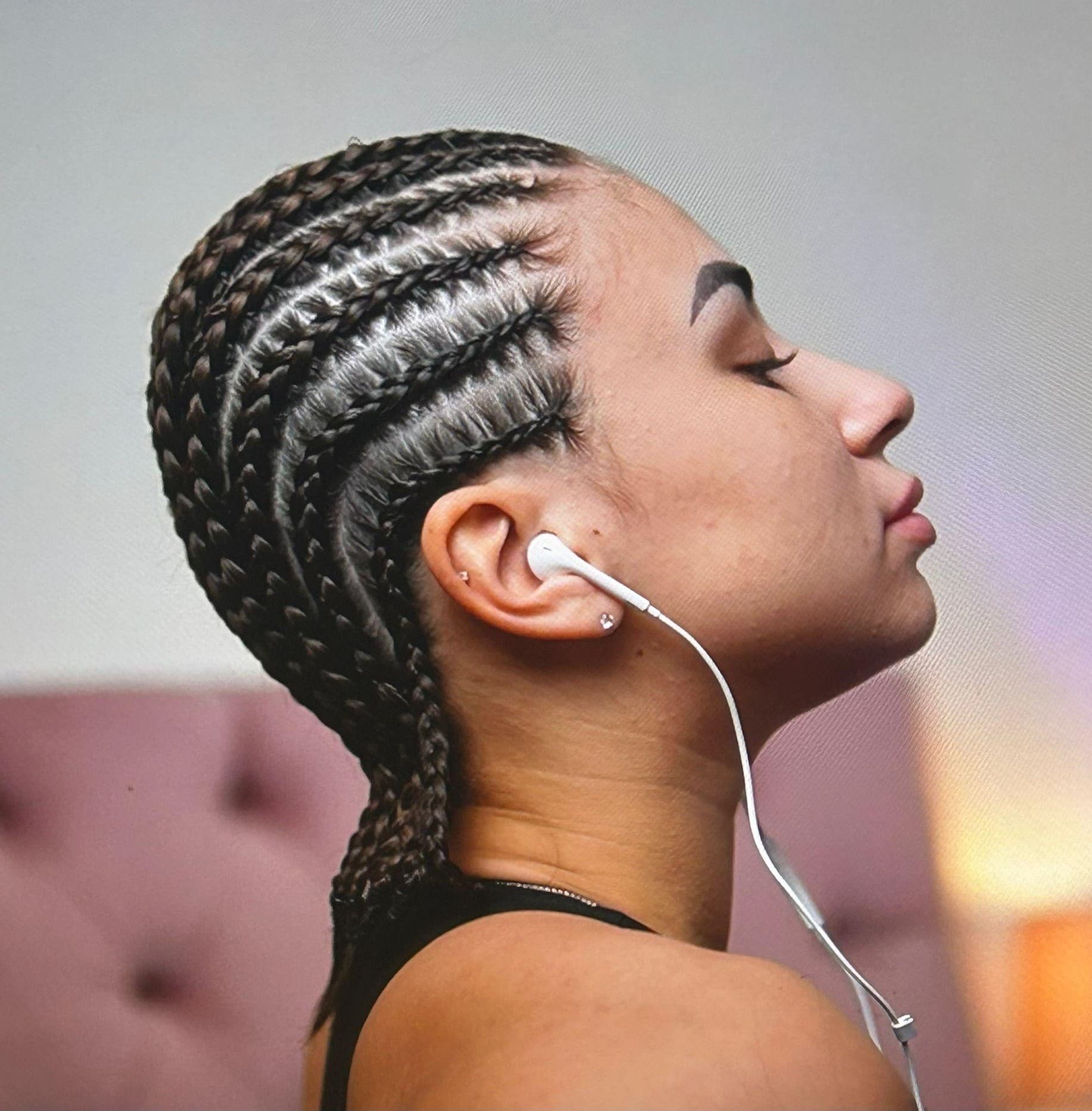 12 Cornrows impletite pe scalp in Bucuresti
