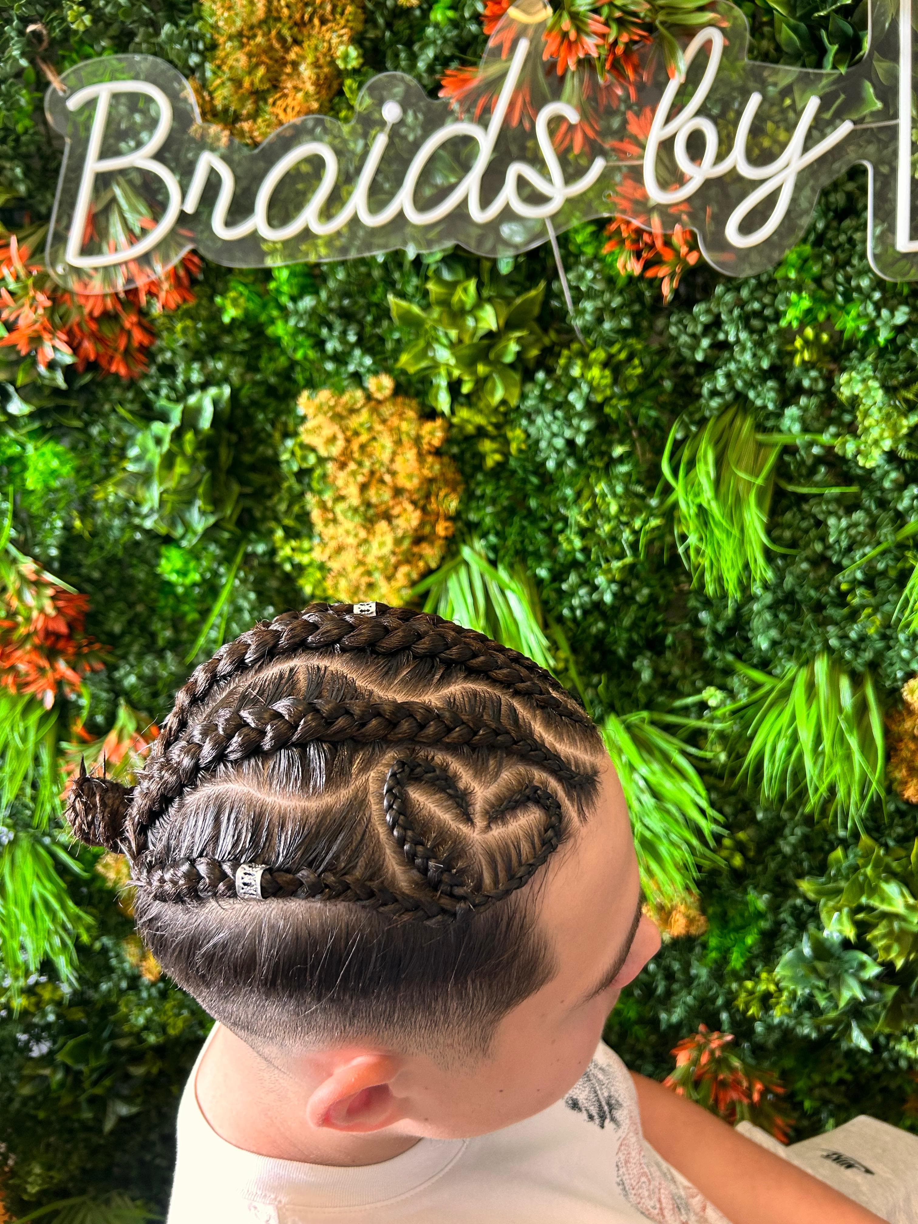 4 Heart Braids cu inimioara impletita pe scalp in Bucuresti